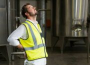 Manual Handling Bikin Cedera? Ini Cara Amannya