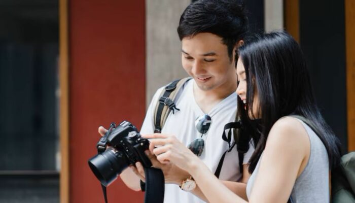 Mirrorless vs. Smartphone, Mana yang Lebih Worth It untuk Hobi Fotografi di 2025?