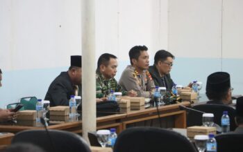Kapolres Lombok Utara Hadiri Rapat Paripurna DPRD KLU Bahas Laporan Anggaran dan Penandatanganan Nota Kesepakatan KUA-PPAS APBD 2026