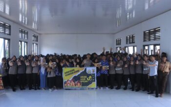 Polwan Polres Sumbawa Barat Gelar Sosialisasi Rise and Speak di SMA Negeri 2 Taliwang