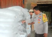Polsek Gerung Kawal Distribusi Jagung NTB ke Bulog, Pastikan Kualitas Aman