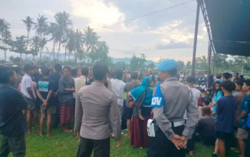 Sinergi Polri dan Warga Sukseskan Peresean HUT Desa Kuripan Timur