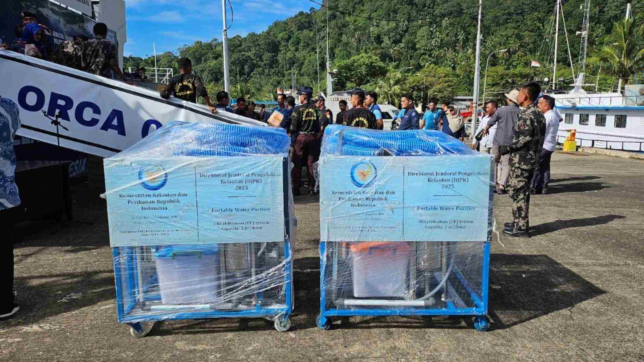 Bantu Korban Banjir, KKP Salurkan Alat Penyaringan Air