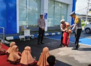 Program Polsanak Polres Lombok Barat: Tanamkan Disiplin Lantas Sejak Dini