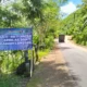 Jalan Amblas di Buwun Mas, Satlantas Polres Lobar Pasang Spanduk Imbauan