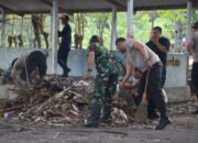 Polres Lombok Utara Gelar Aksi Bersih Pantai Kerakas, Dukung Arahan Presiden soal Penanganan Sampah