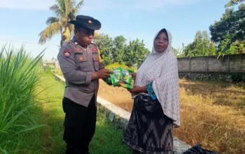 Polsek Labuapi Distribusikan Benih untuk Ketahanan Pangan Desa