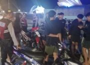 Aksi Humanis Personel Polres Lombok Barat: Ajak Pemuda Jaga Kamtibmas dan Jauhi Miras di Ruang Publik