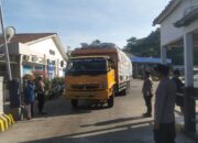 Pastikan Keamanan Penumpang Bali-Lombok, Personel Polsek Lembar Kawal Ketat KMP Sindu Dwi Tama