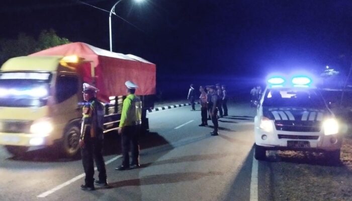 Tekan Kemacetan Arus Lalulintas dan Cegah Kejahatan Jalanan Satlantas Polres Bima Kabupaten Gencarkan Patroli Malam Hari