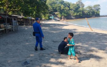 Polres Lombok Barat Jaga Kamtibmas di Pantai Senggigi