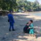 Cegah Kriminalitas di Pesisir, Polisi Intensifkan Patroli dan Edukasi Kebersihan bagi Wisatawan Pantai Senggigi