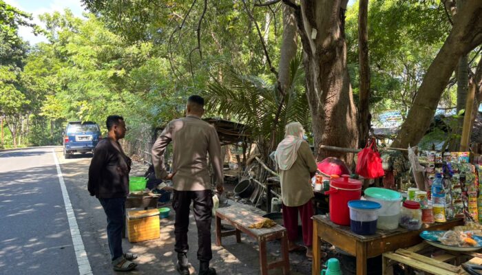 Jaga Harkamtibmas, Polsek Pemenang Laksanakan Patroli Dialogis di Desa Malaka