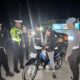 Patroli Humanis, Piket Gabungan Fungsi Polres Bima Kabupaten Cegah Tindak Kejahatan Jalanan di Malam Hari